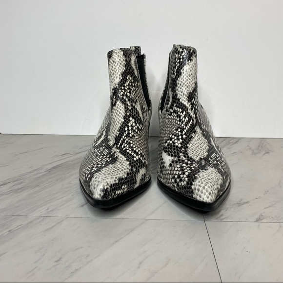 New! Blondo Emelia Snakeskin Bootie - Picture 2 of 12